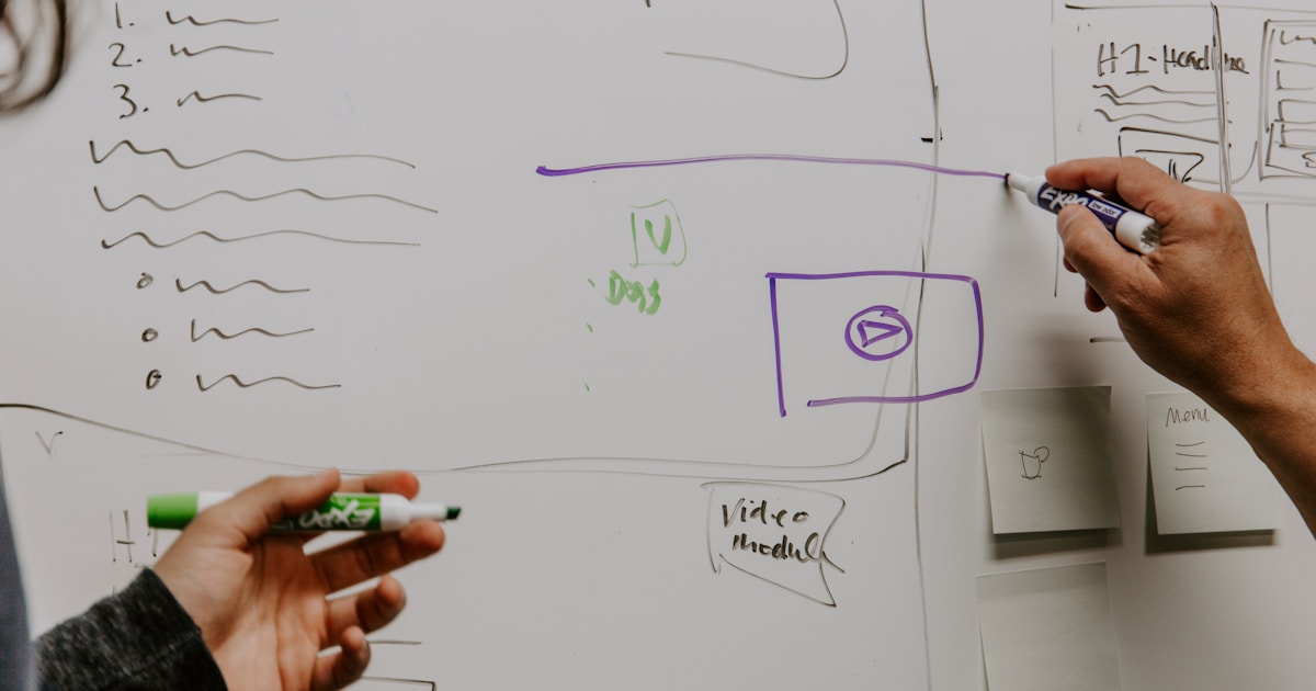 MVVの概念整理 — 付箋とホワイトボードを使ったブレインストーミング